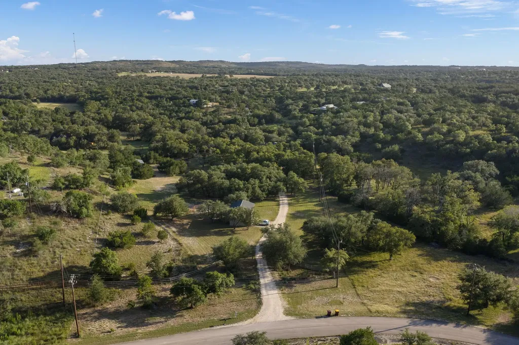 447 Miss Donna Lane Dripping Springs TX 78620