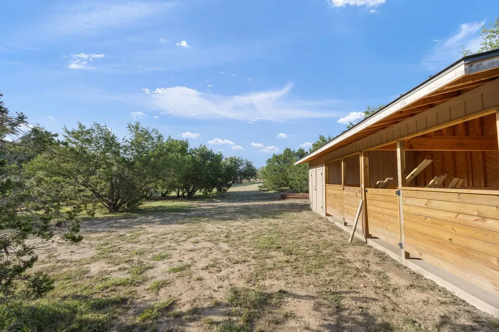 447 Miss Donna Lane Dripping Springs TX 78620