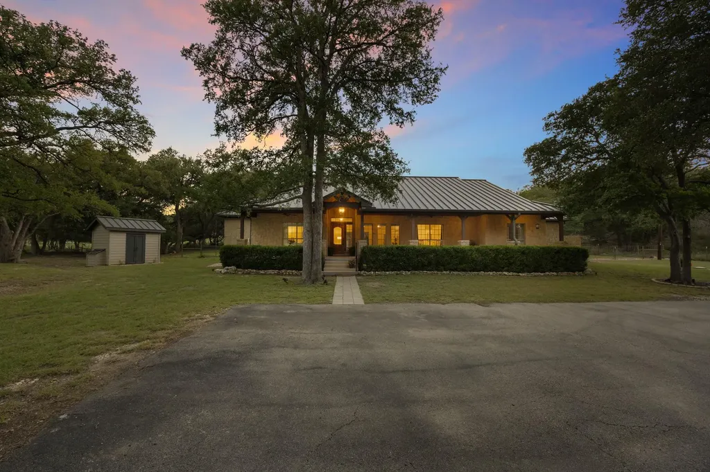 447 Miss Donna Lane Dripping Springs TX 78620
