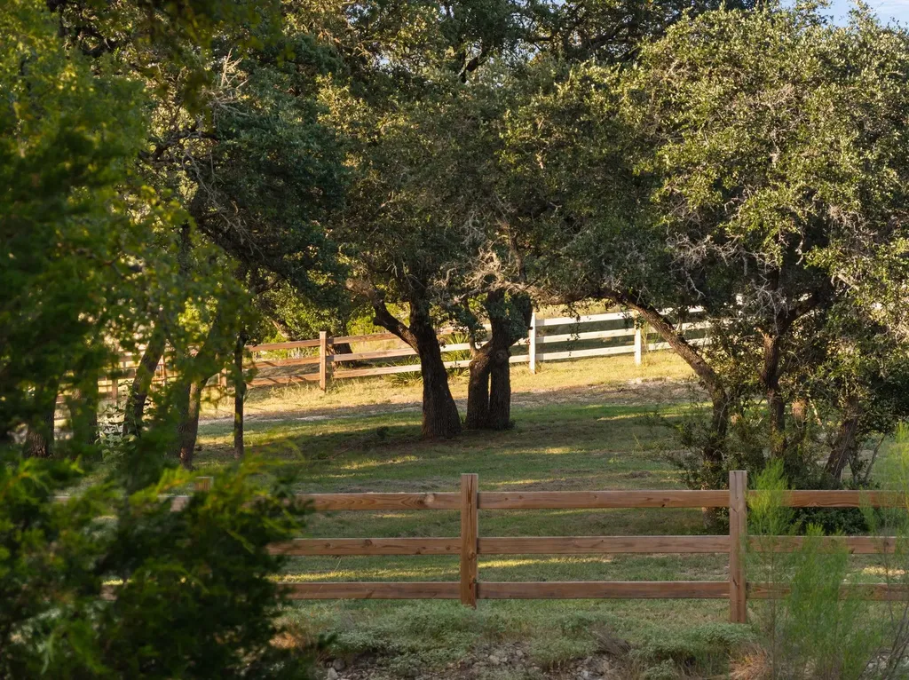 447 Miss Donna Lane Dripping Springs TX 78620