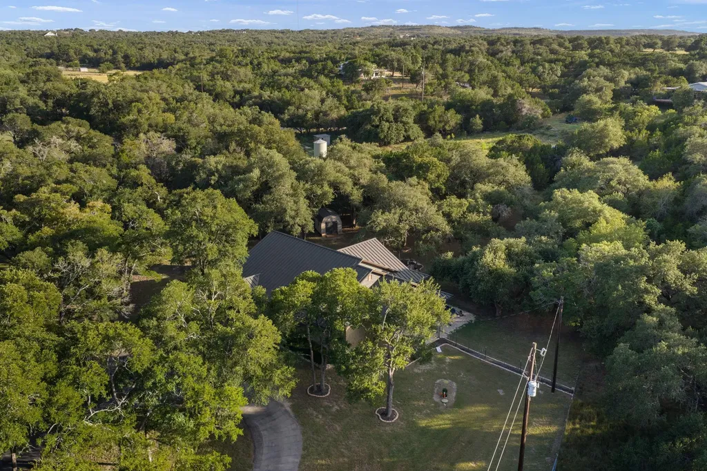 447 Miss Donna Lane Dripping Springs TX 78620