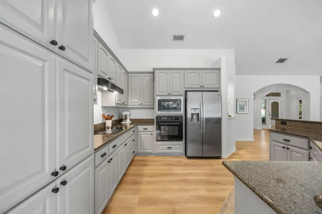 447 Miss Donna Lane Dripping Springs TX 78620