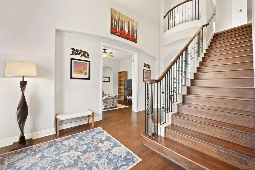 219 Great Cannon Lane Austin TX 78738