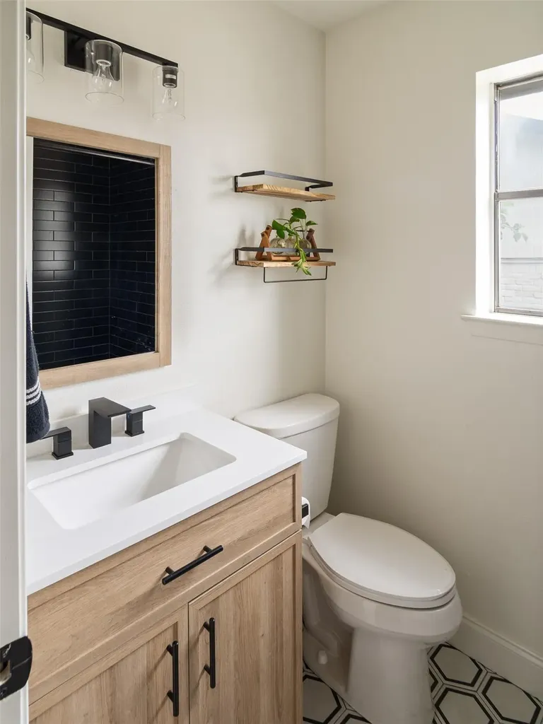 304 Skyloop Drive Austin TX 78745