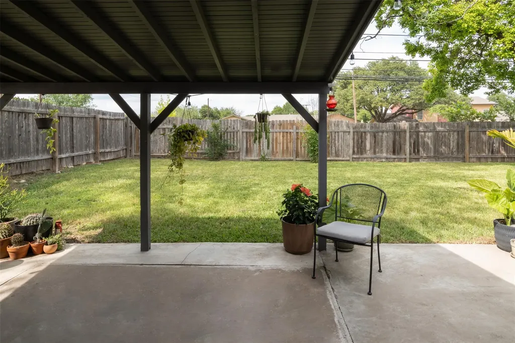304 Skyloop Drive Austin TX 78745