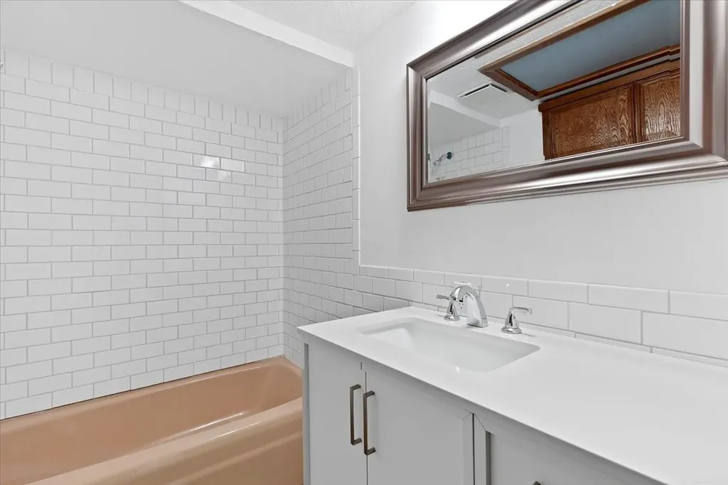 502 Gracelane Lane Austin TX 78746