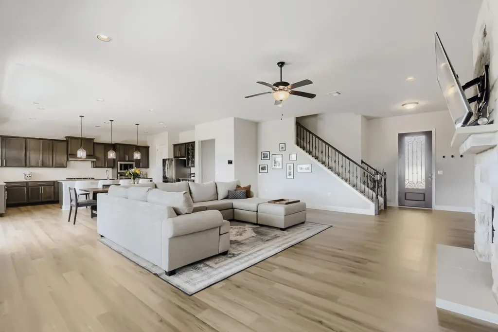 2429 Costa Del Sol Drive Leander TX 78641