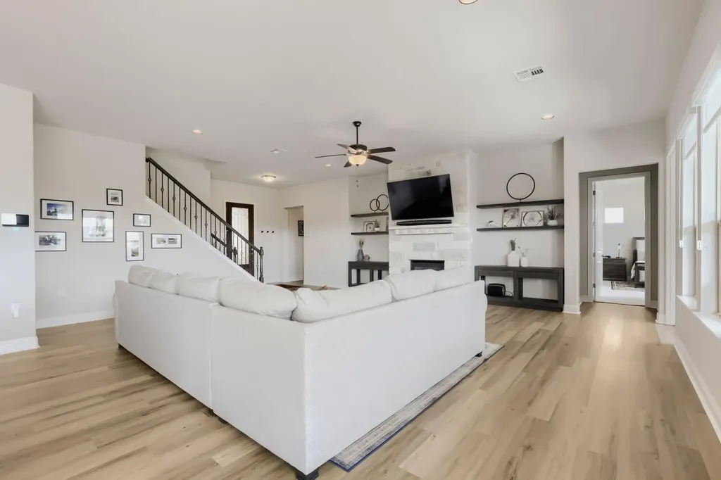 2429 Costa Del Sol Drive Leander TX 78641