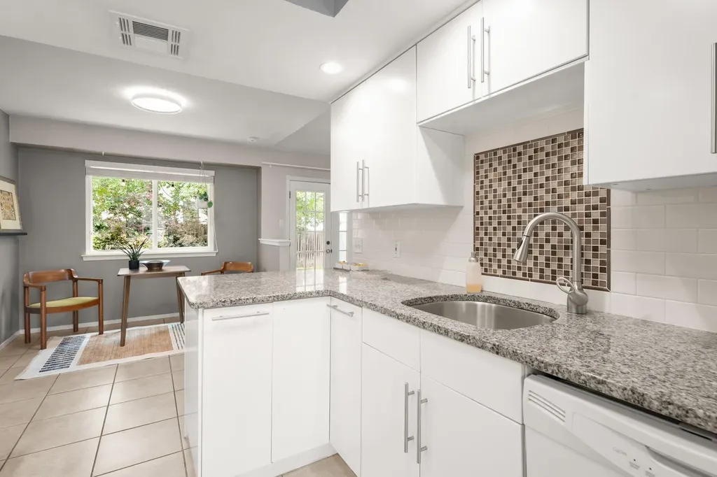 8914 Sparkling Creek Drive Austin TX 78729