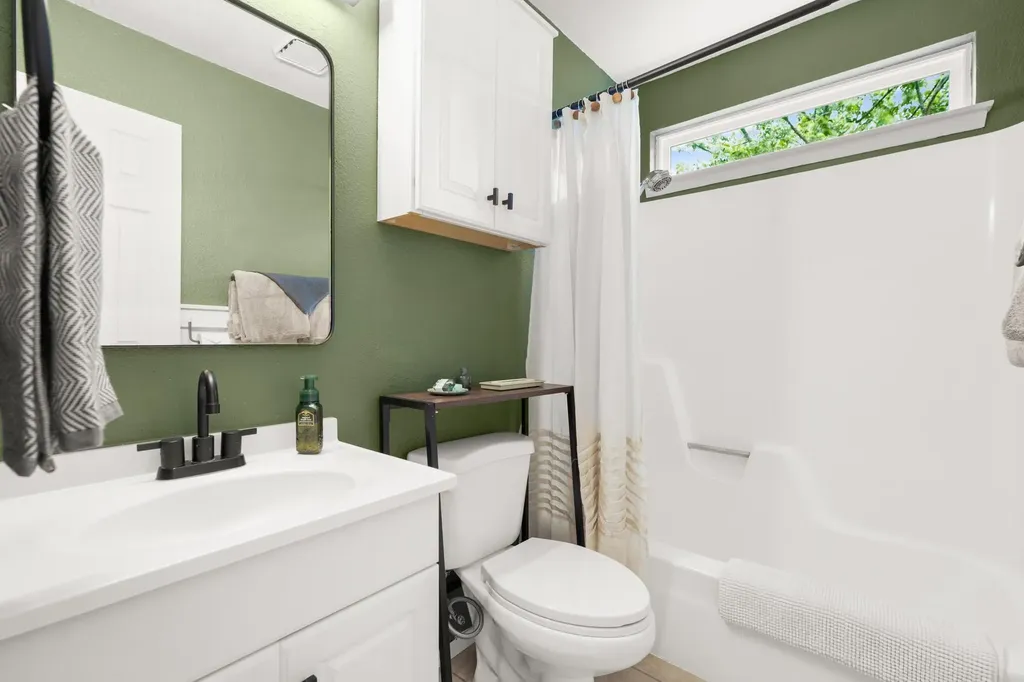 8914 Sparkling Creek Drive Austin TX 78729