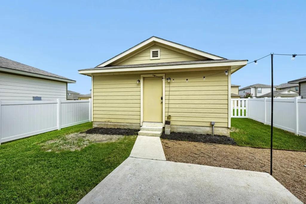 18400 Cumberland Gap Street Pflugerville TX 78660