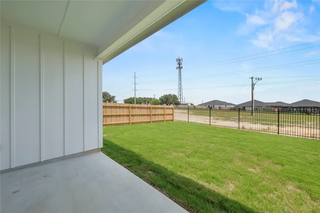 564 Gus Loop Georgetown TX 78626