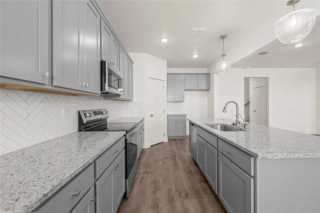 564 Gus Loop Georgetown TX 78626