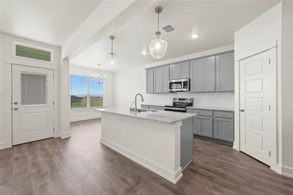 564 Gus Loop Georgetown TX 78626