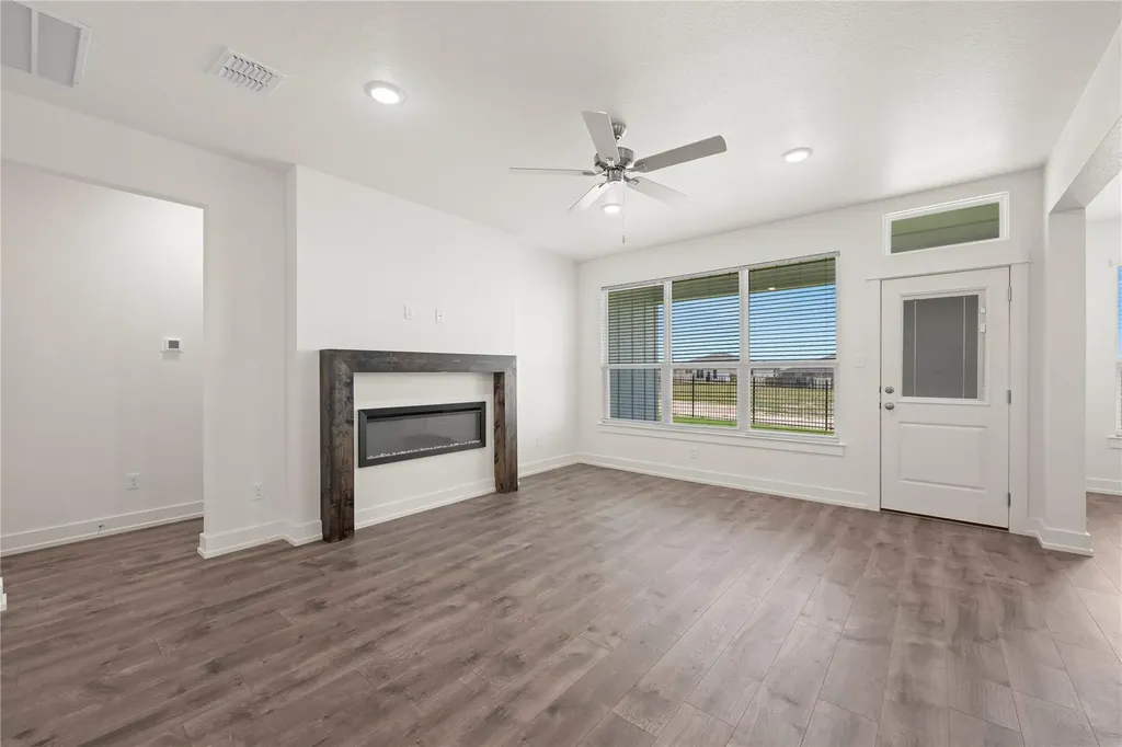 564 Gus Loop Georgetown TX 78626