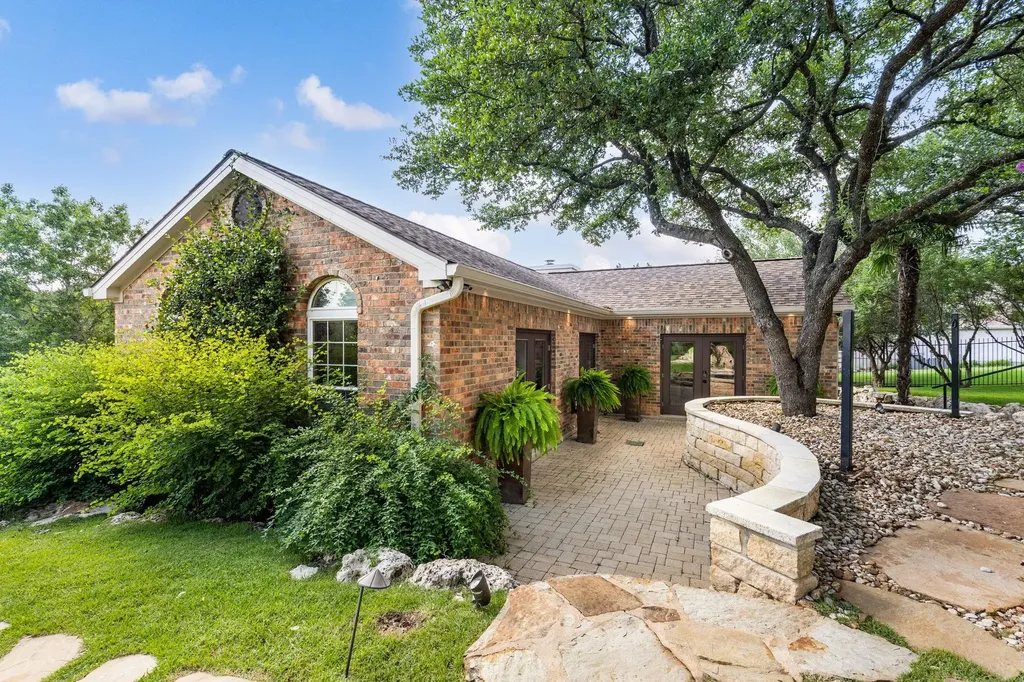 2906 Padina Drive Austin TX 78733