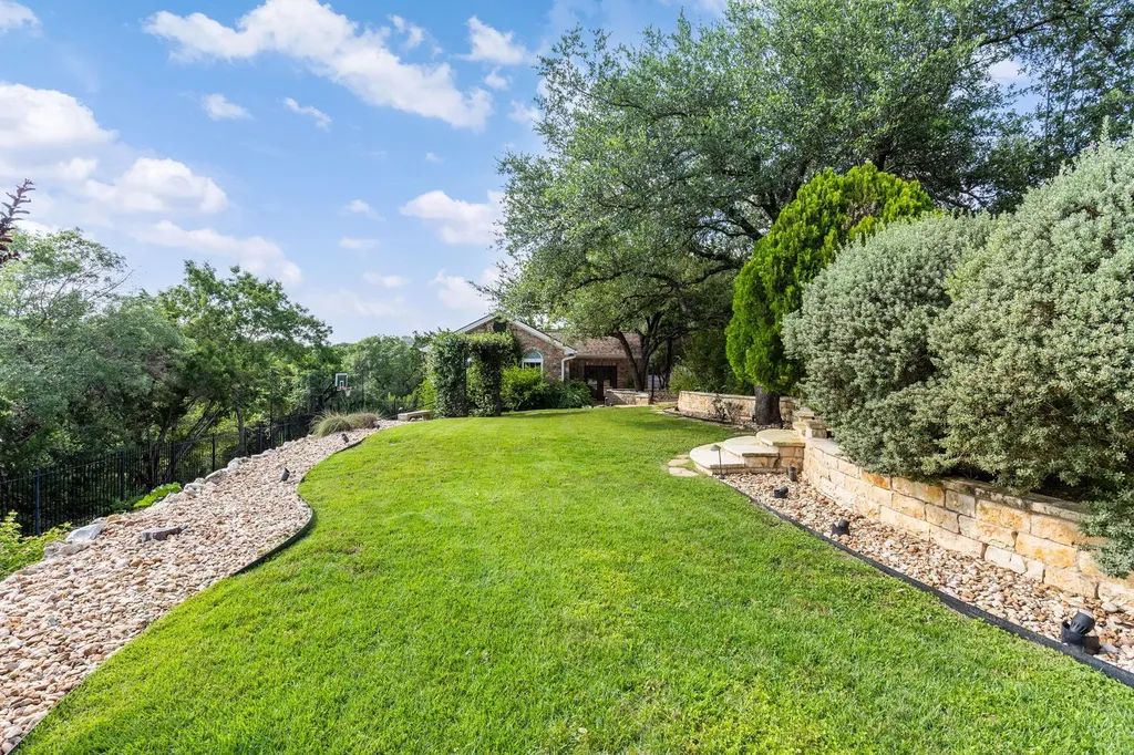 2906 Padina Drive Austin TX 78733
