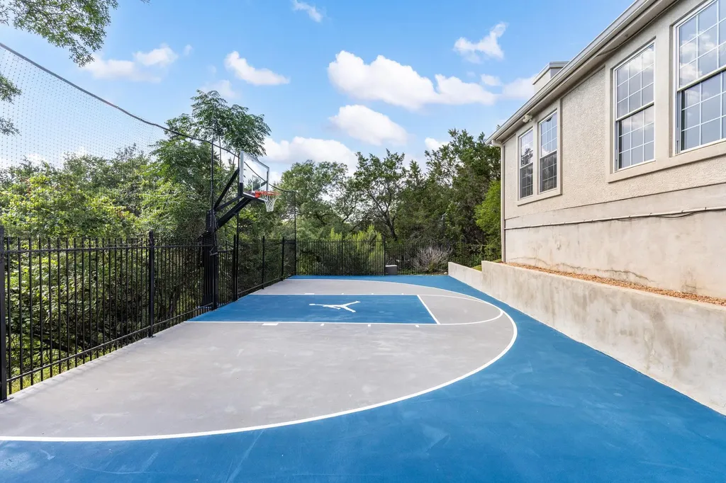 2906 Padina Drive Austin TX 78733