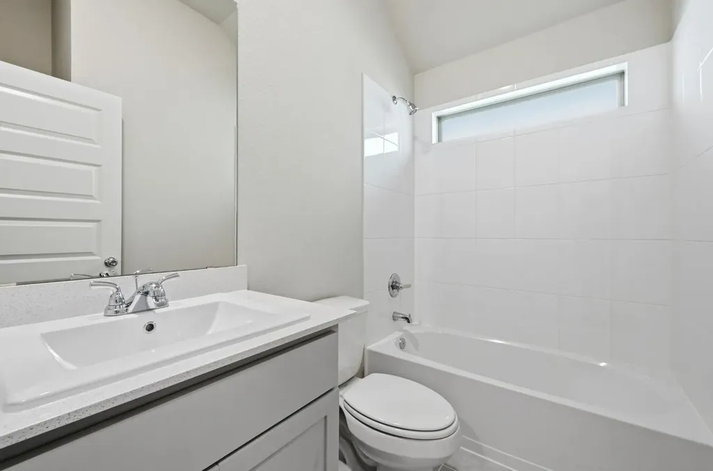 332 Bendecido Loop Elgin TX 78621
