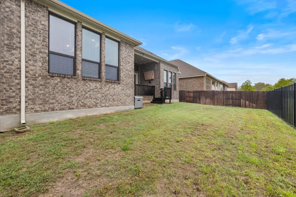181 Constitution Way Kyle TX 78640