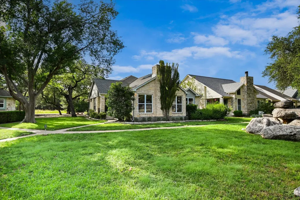 48 Cypress Point Wimberley TX 78676
