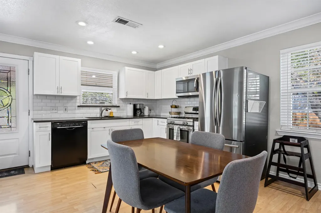 1137 Richardine Avenue Austin TX 78721