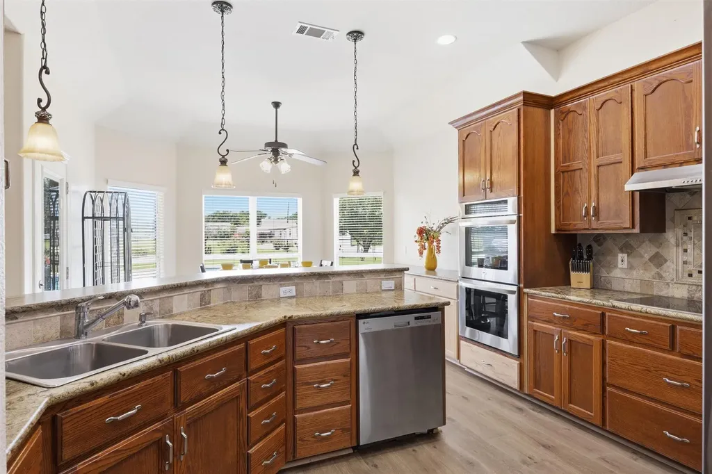 339 County Road 368 Taylor TX 76574