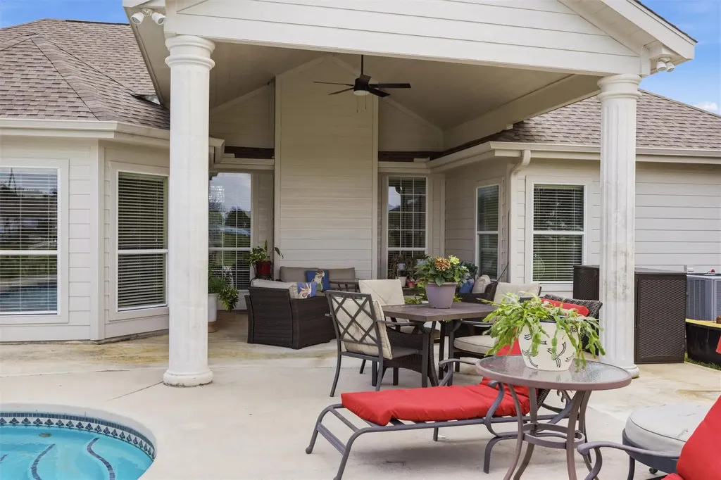 339 County Road 368 Taylor TX 76574