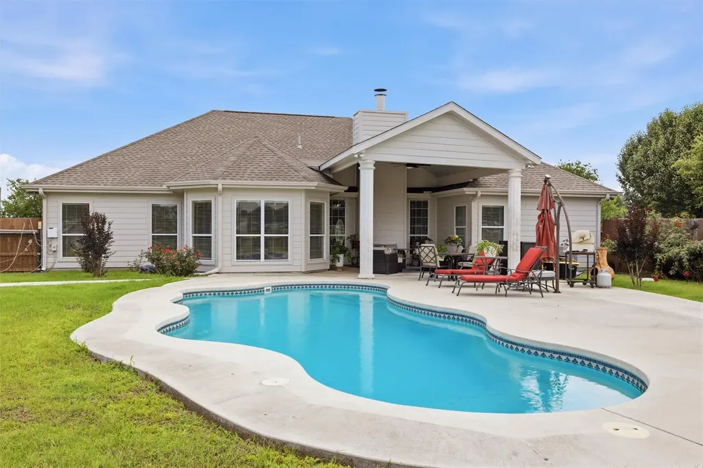 339 County Road 368 Taylor TX 76574