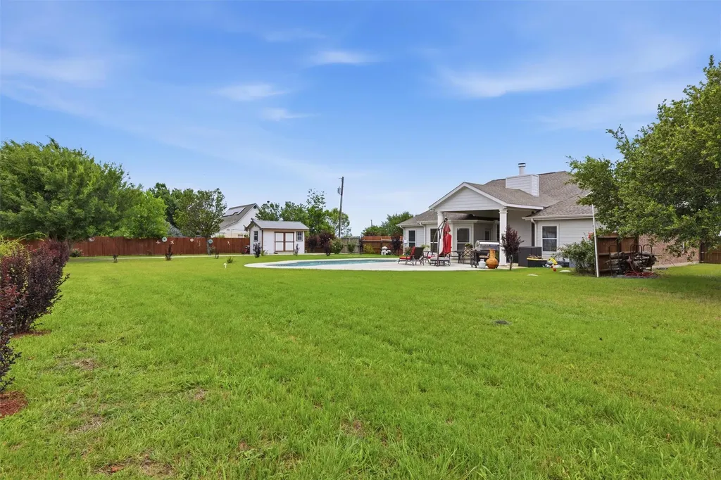 339 County Road 368 Taylor TX 76574