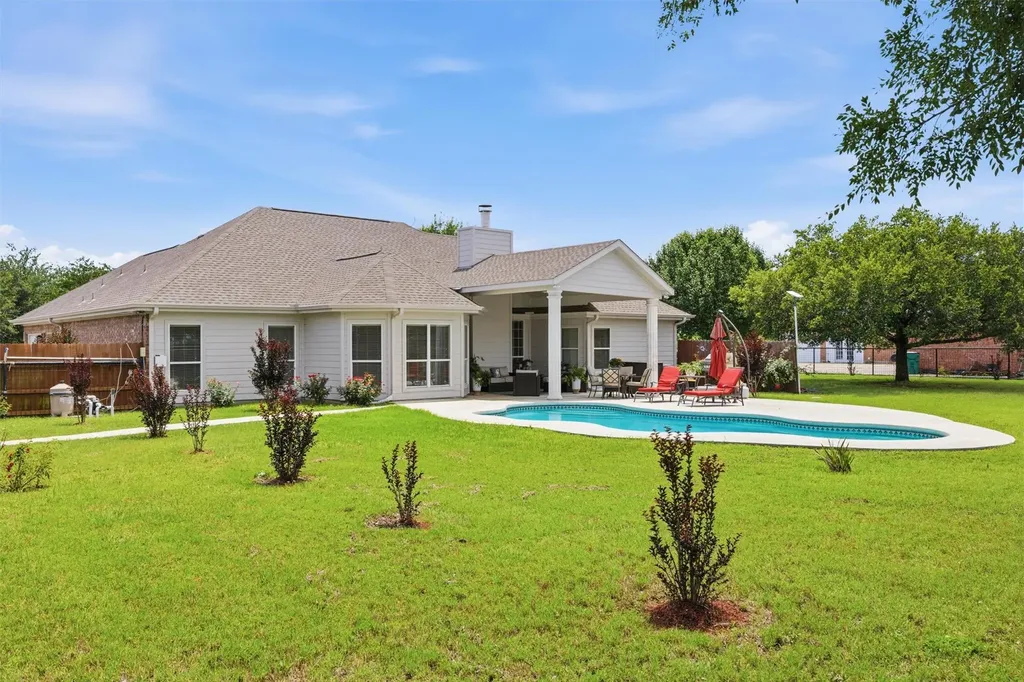 339 County Road 368 Taylor TX 76574