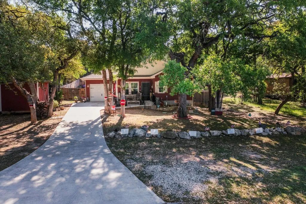 1118 Lonesome Canyon Lake TX 78133