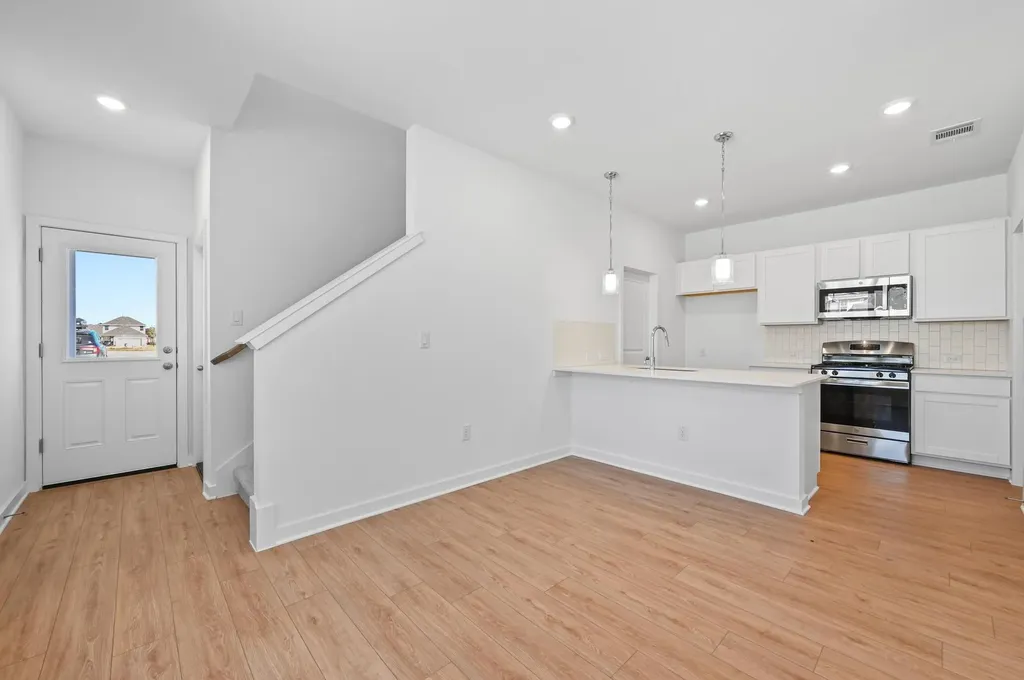 497 Orleanian Drive Buda TX 78610