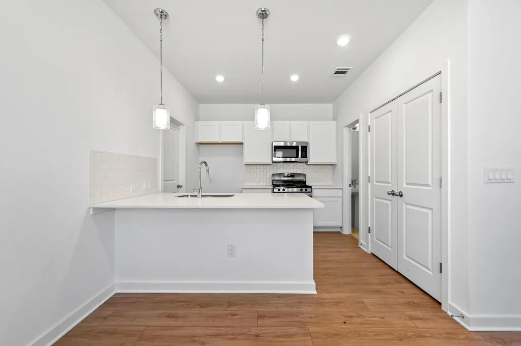 497 Orleanian Drive Buda TX 78610