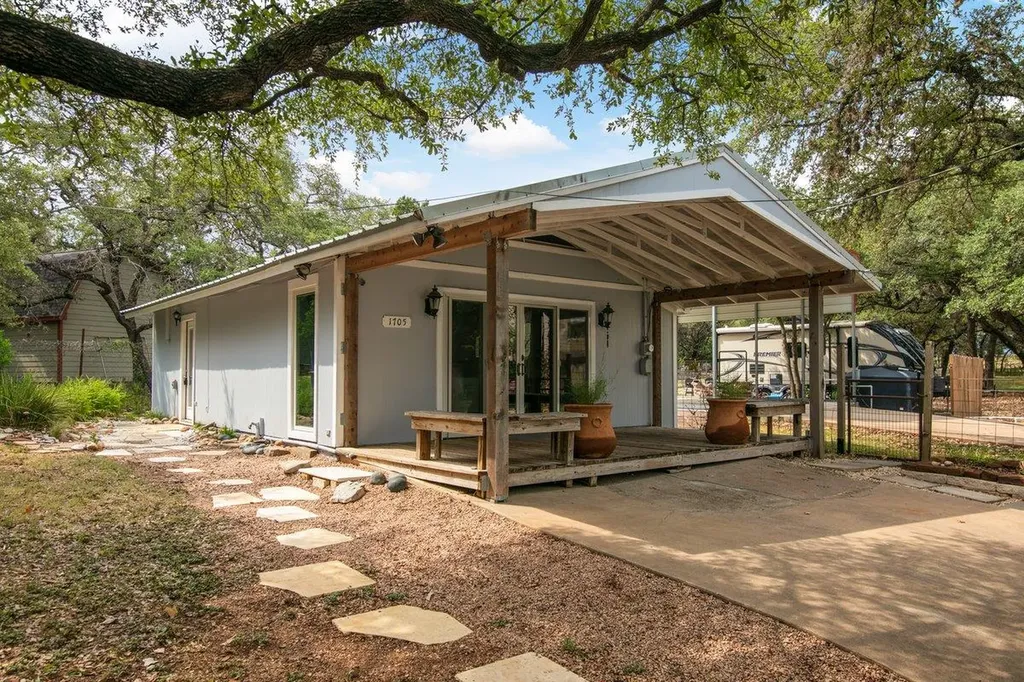 1705 Blue Cat Lane Austin TX 78734