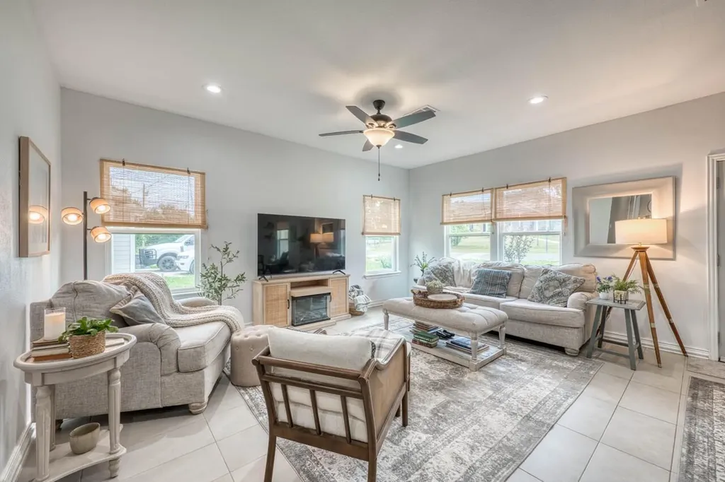 2210 Mcarthur Avenue Kingsland TX 78639