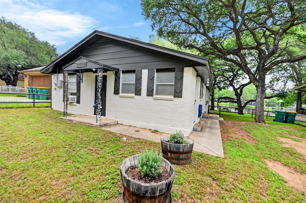 405 Robin Hood Lane Granite Shoals TX 78654