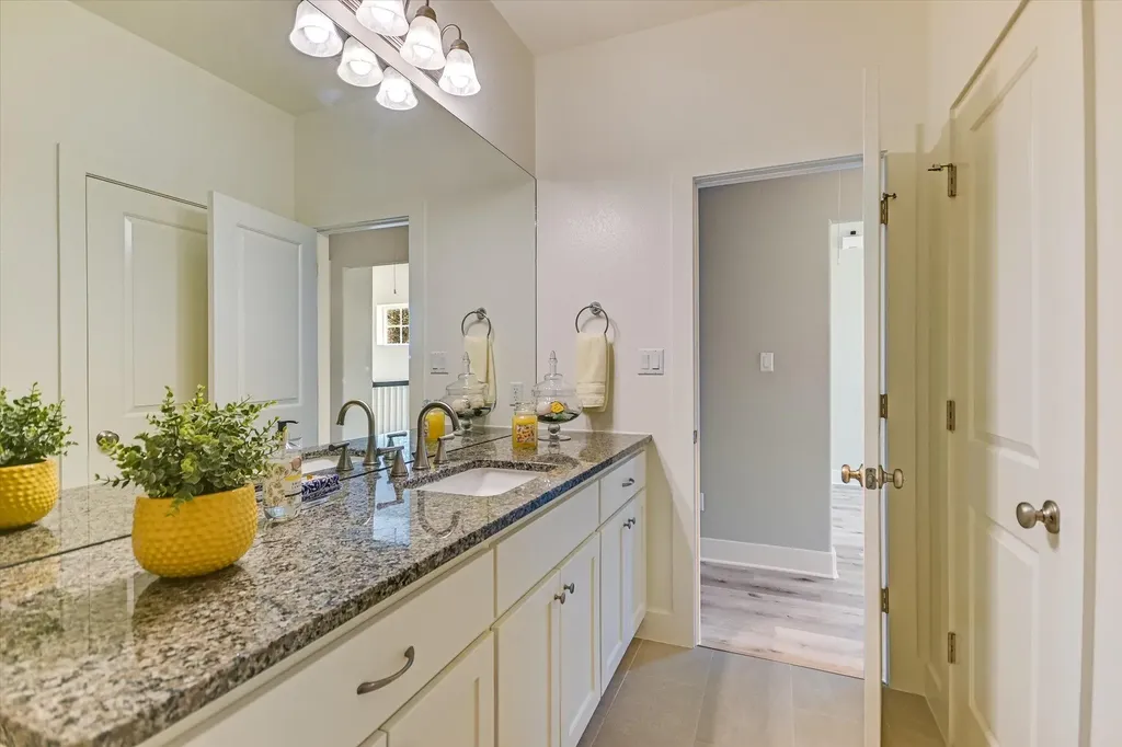 207 Fairlake Circle Lakeway TX 78734