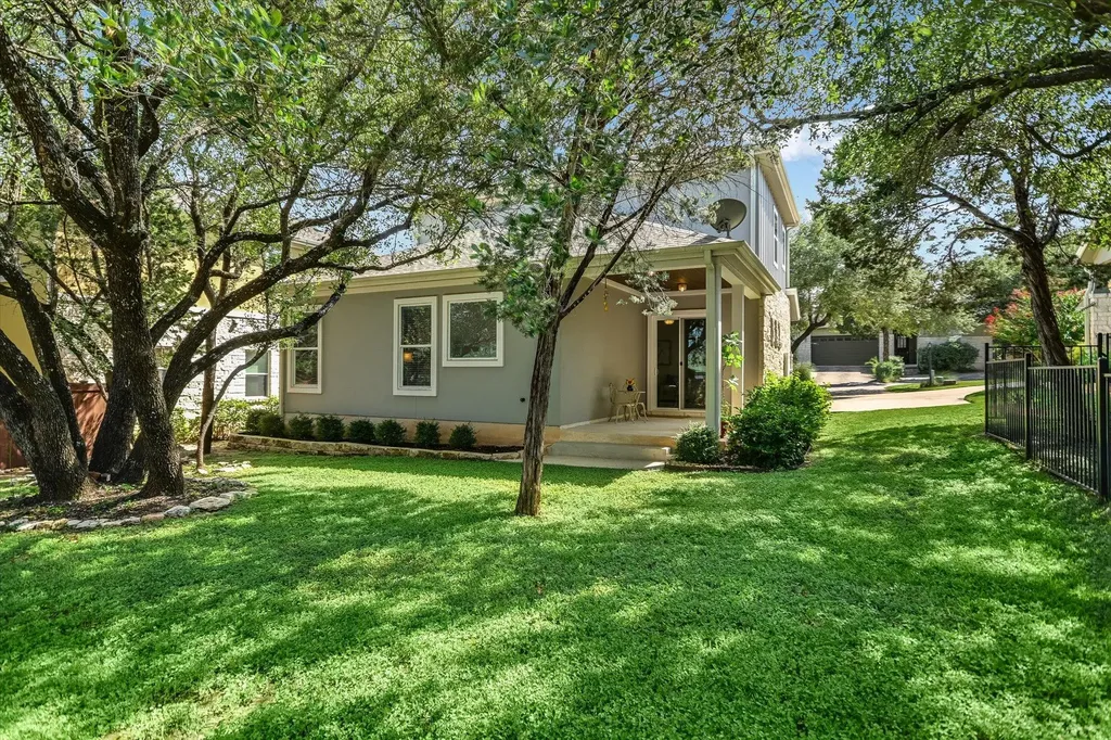 207 Fairlake Circle Lakeway TX 78734