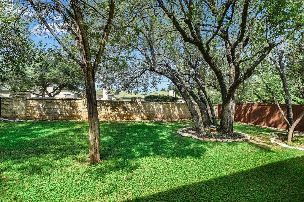 207 Fairlake Circle Lakeway TX 78734