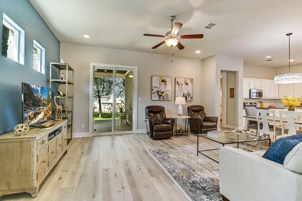 207 Fairlake Circle Lakeway TX 78734