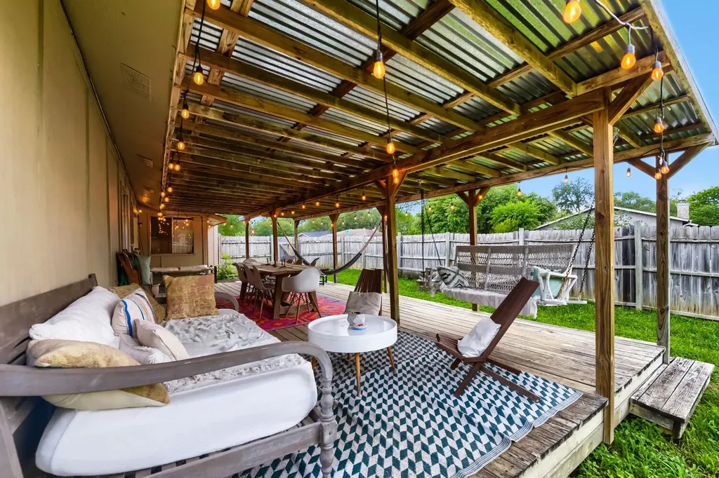 7701 Whitsun Drive Austin TX 78749