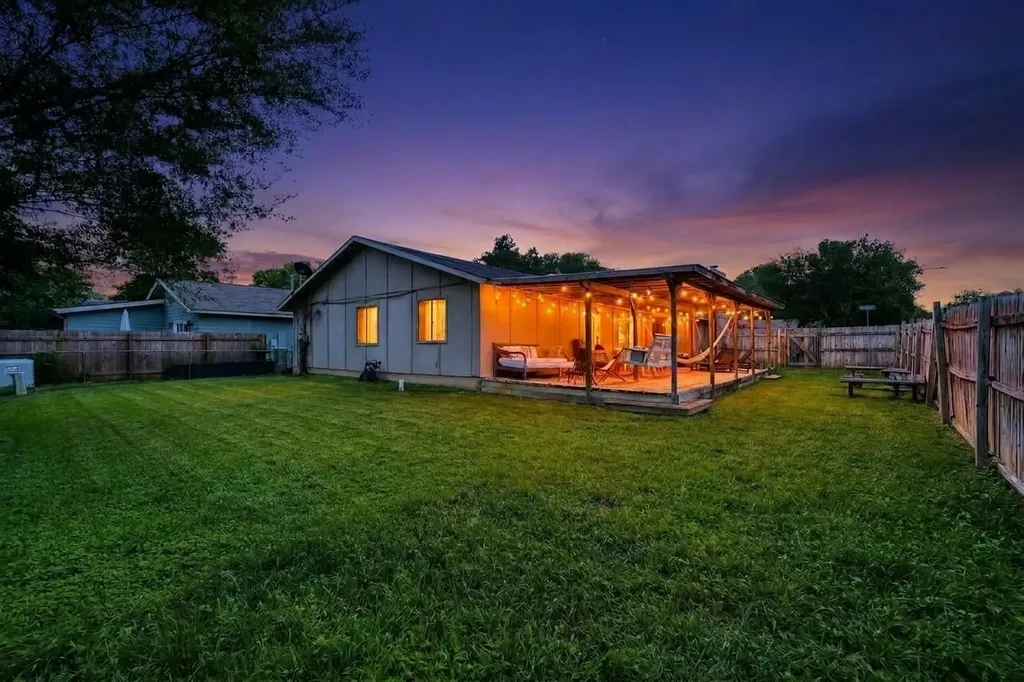 7701 Whitsun Drive Austin TX 78749
