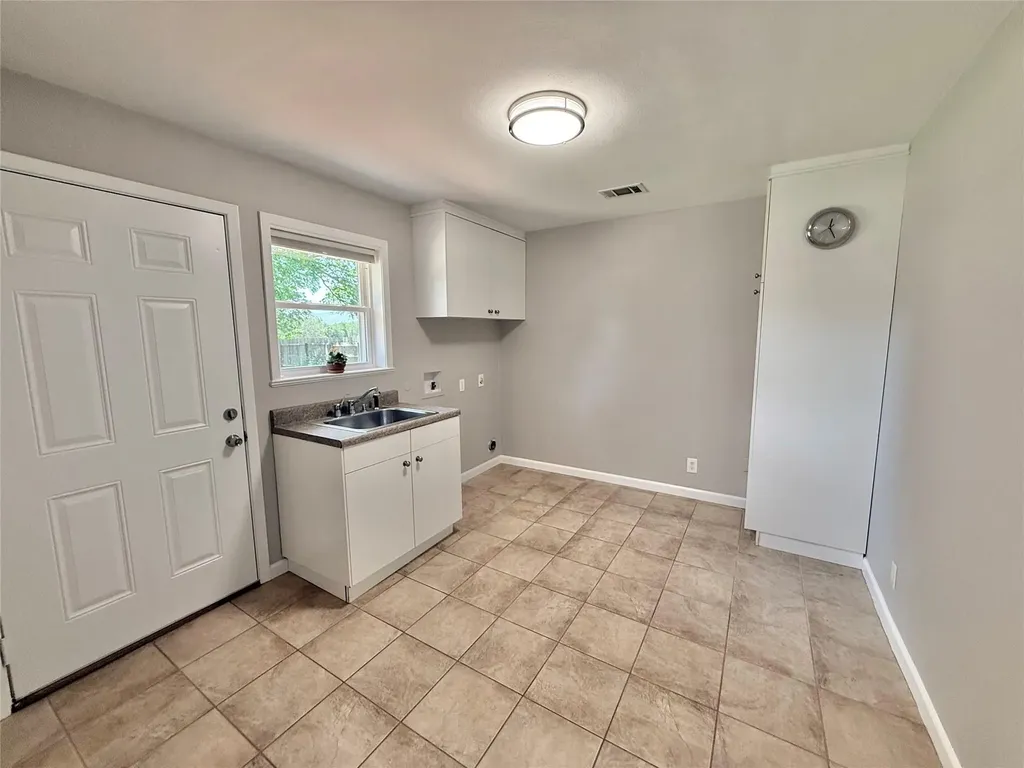 11613 Sunset Drive Austin TX 78748