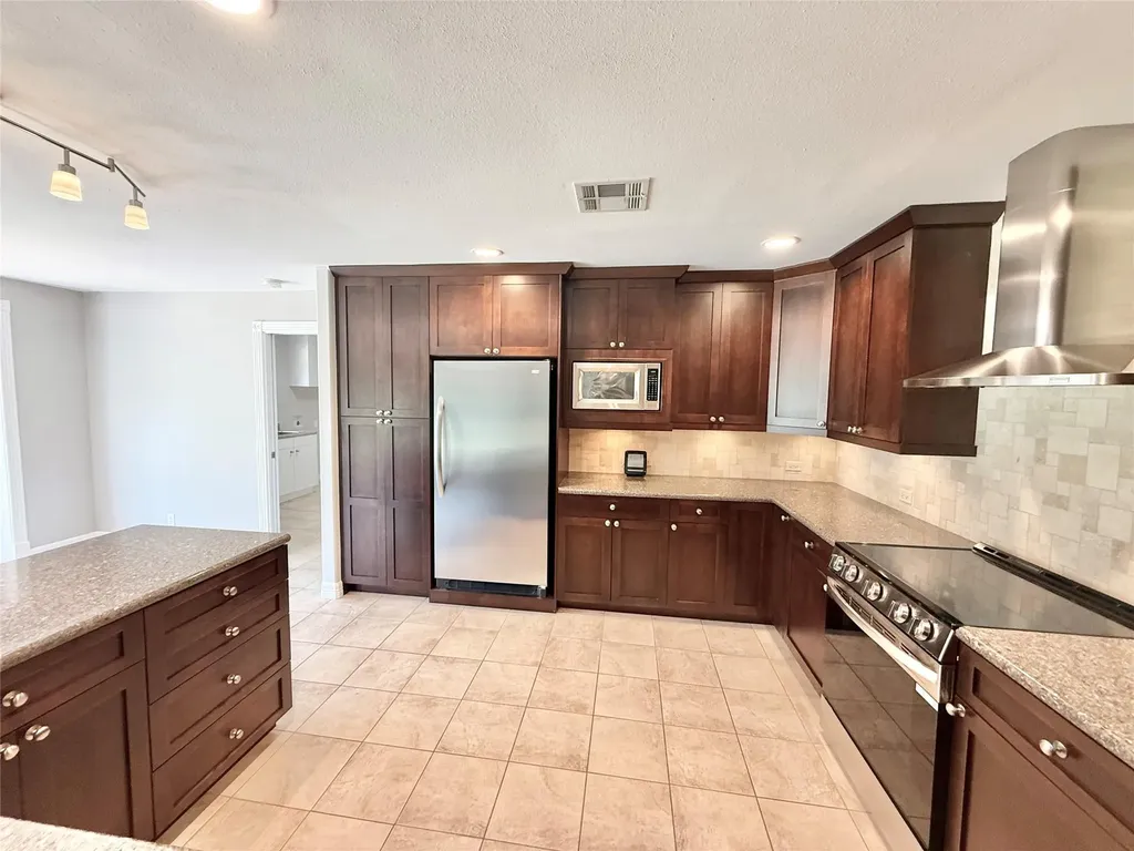 11613 Sunset Drive Austin TX 78748