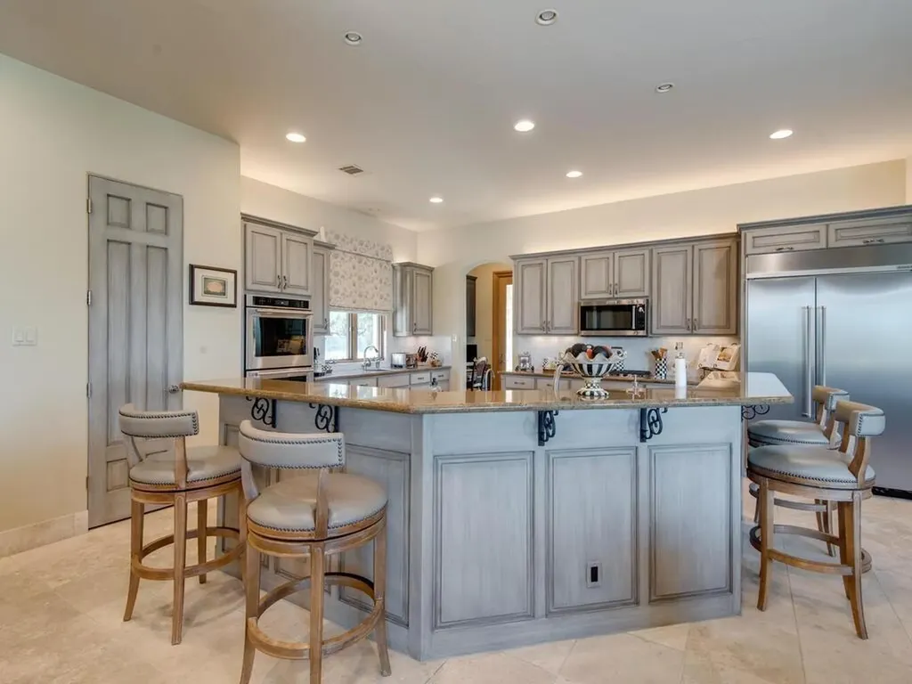 202 Hidden Hills Cove Spicewood TX 78669