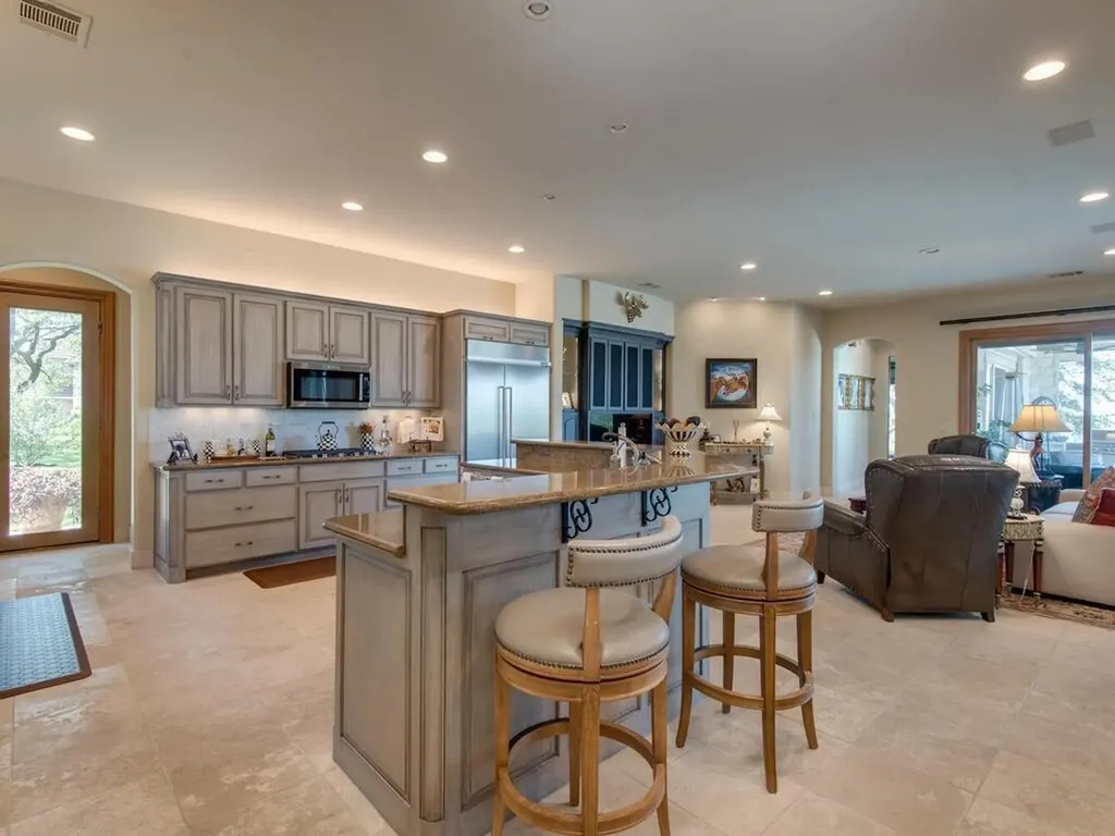 202 Hidden Hills Cove Spicewood TX 78669