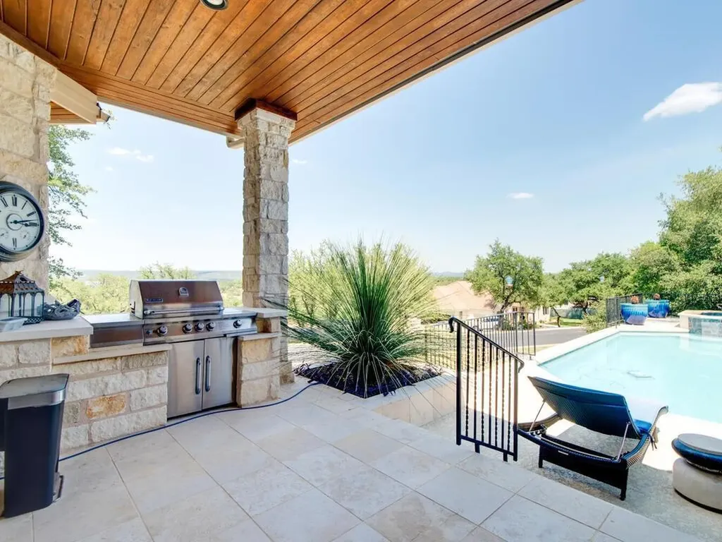202 Hidden Hills Cove Spicewood TX 78669