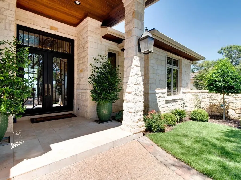 202 Hidden Hills Cove Spicewood TX 78669