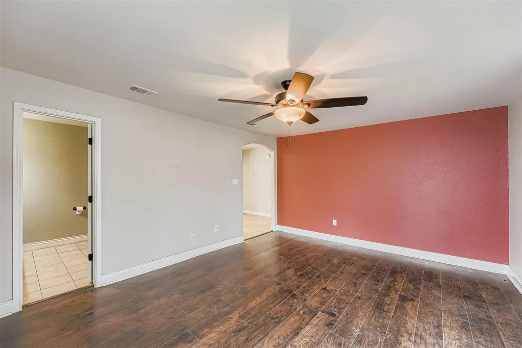 304 S Main Street Elgin TX 78621